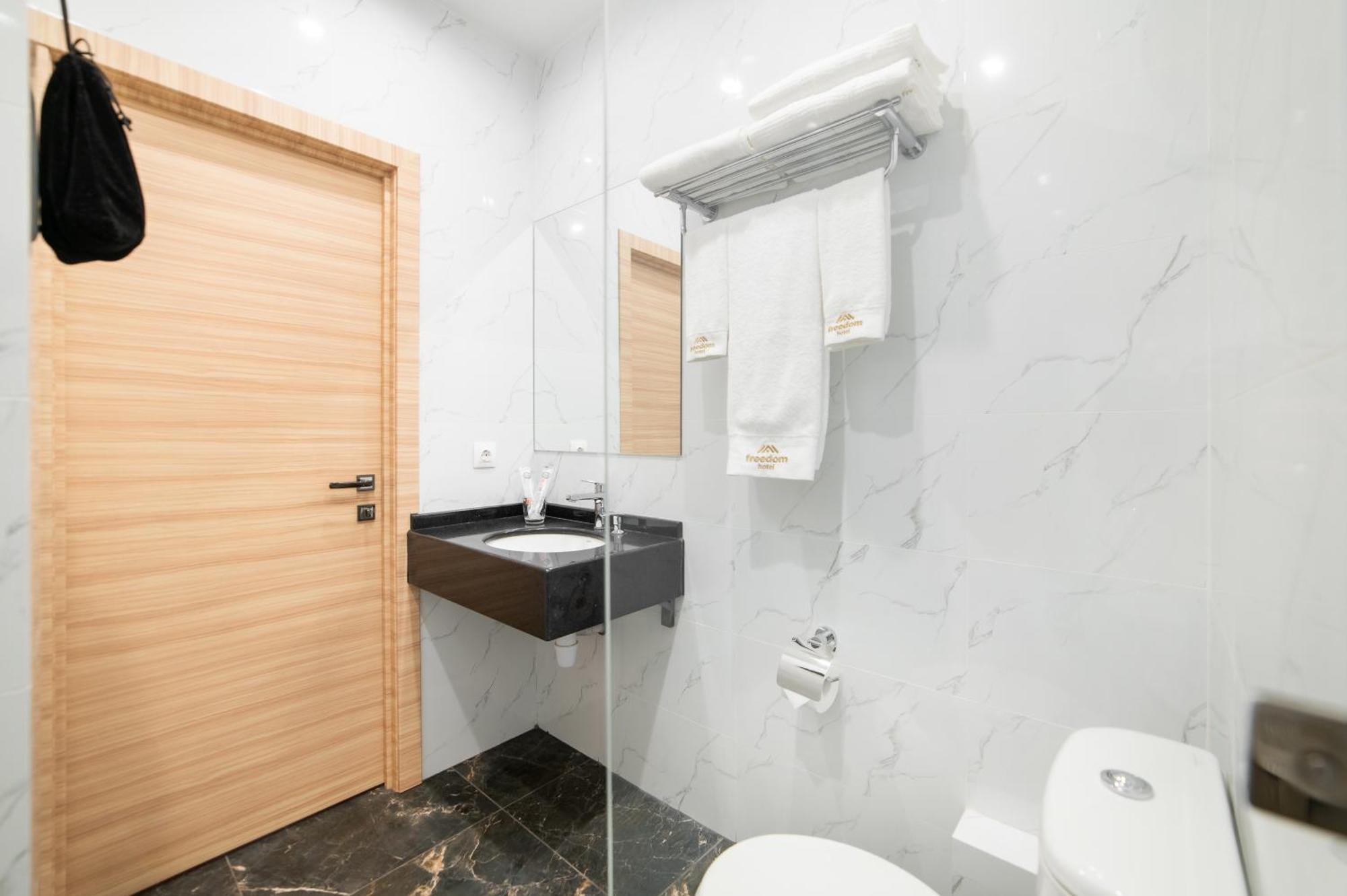 Freedom Hotel Μπισκέκ Εξωτερικό φωτογραφία