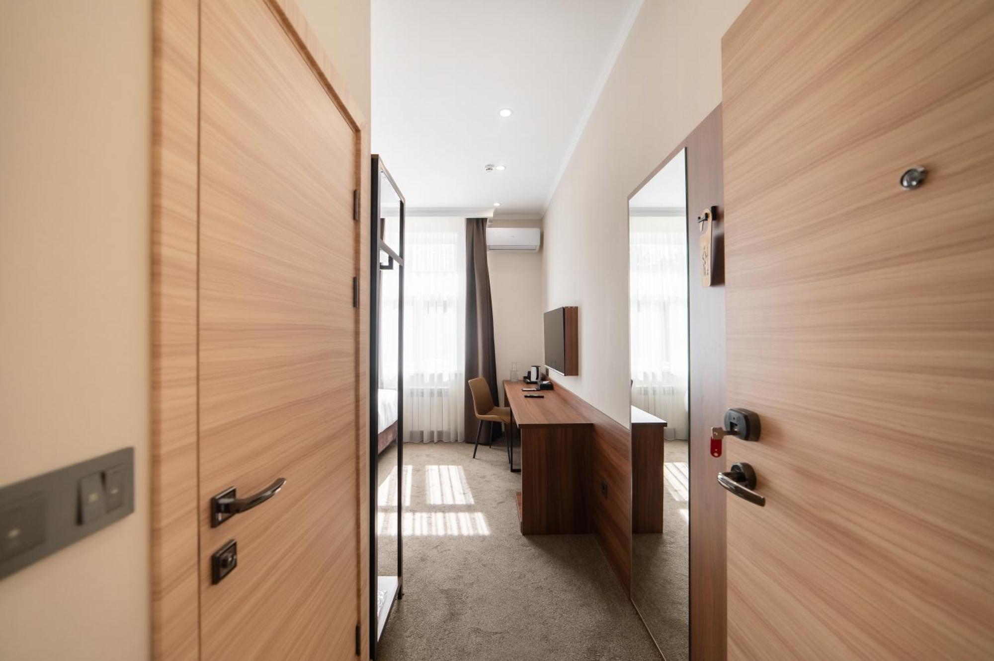 Freedom Hotel Μπισκέκ Εξωτερικό φωτογραφία